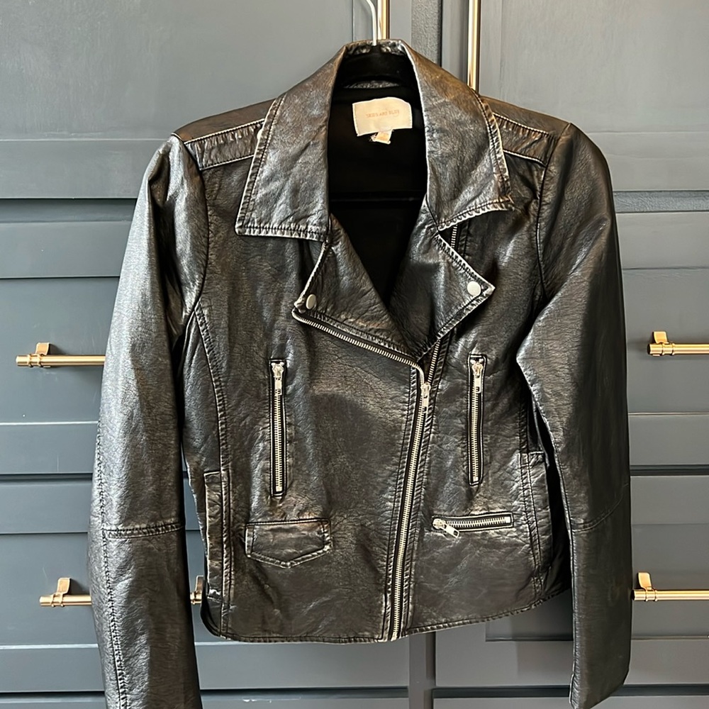 Black vegan leather Skies are Blue moto jacket size M